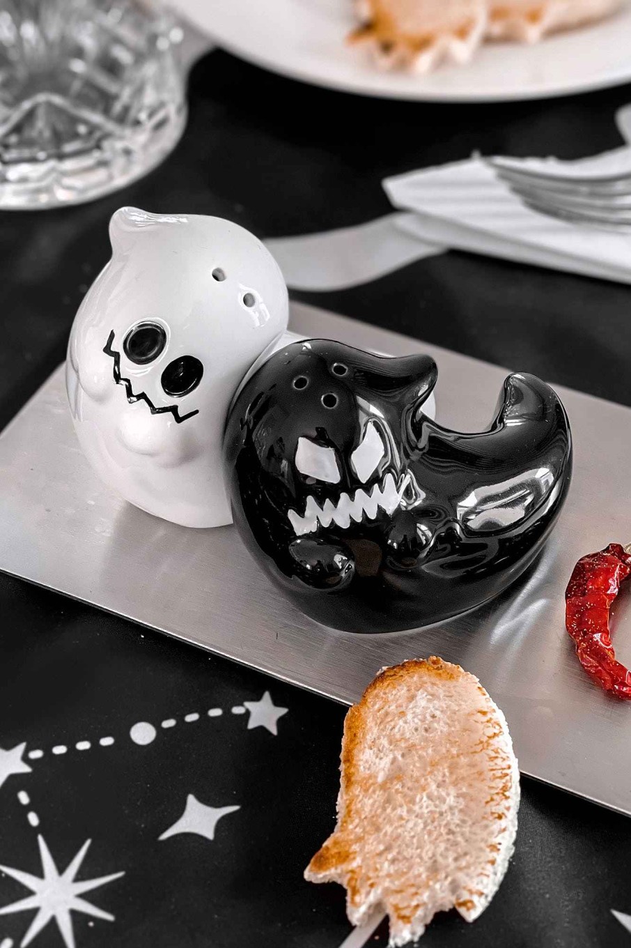 Home KILLSTAR Tableware | Boo Eek Salt & Pepper Shakers Black/White