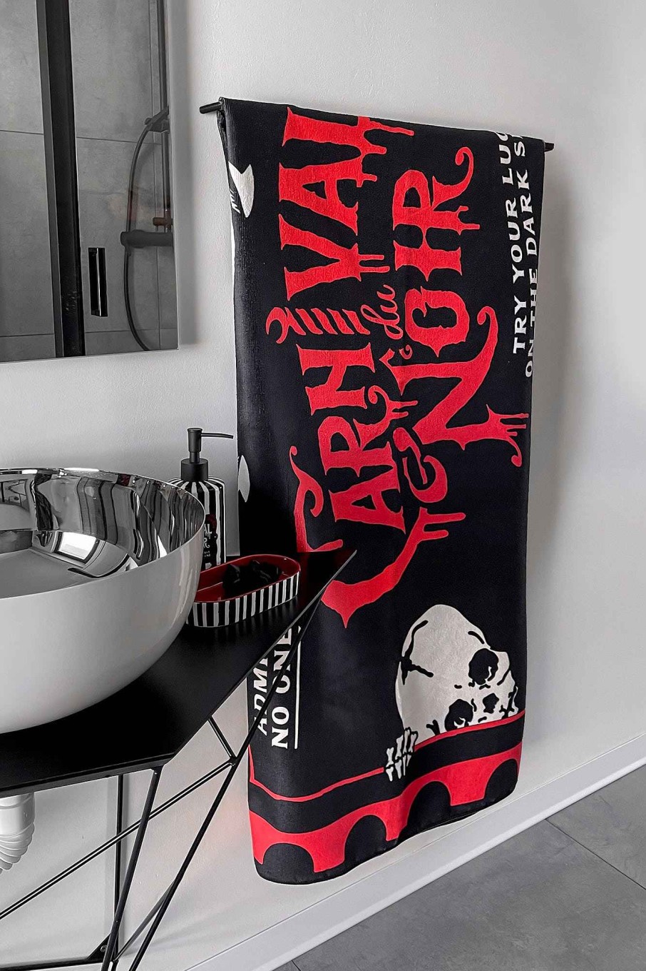 Home KILLSTAR Towels & Mats | Sideshow Bath Towel Black