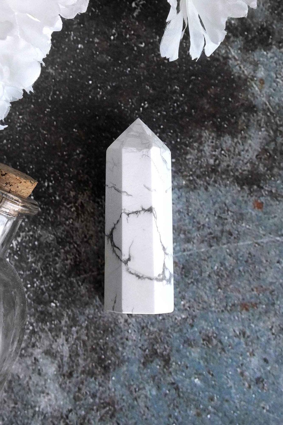 Home KILLSTAR Crystals & Divination Tools | Howlite Crystal White