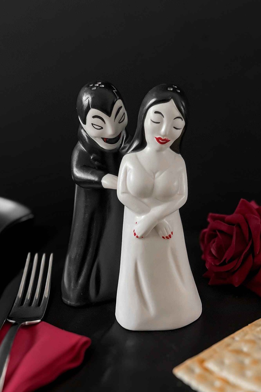 Home KILLSTAR Tableware | Vampyre Salt & Pepper Shaker Set Black