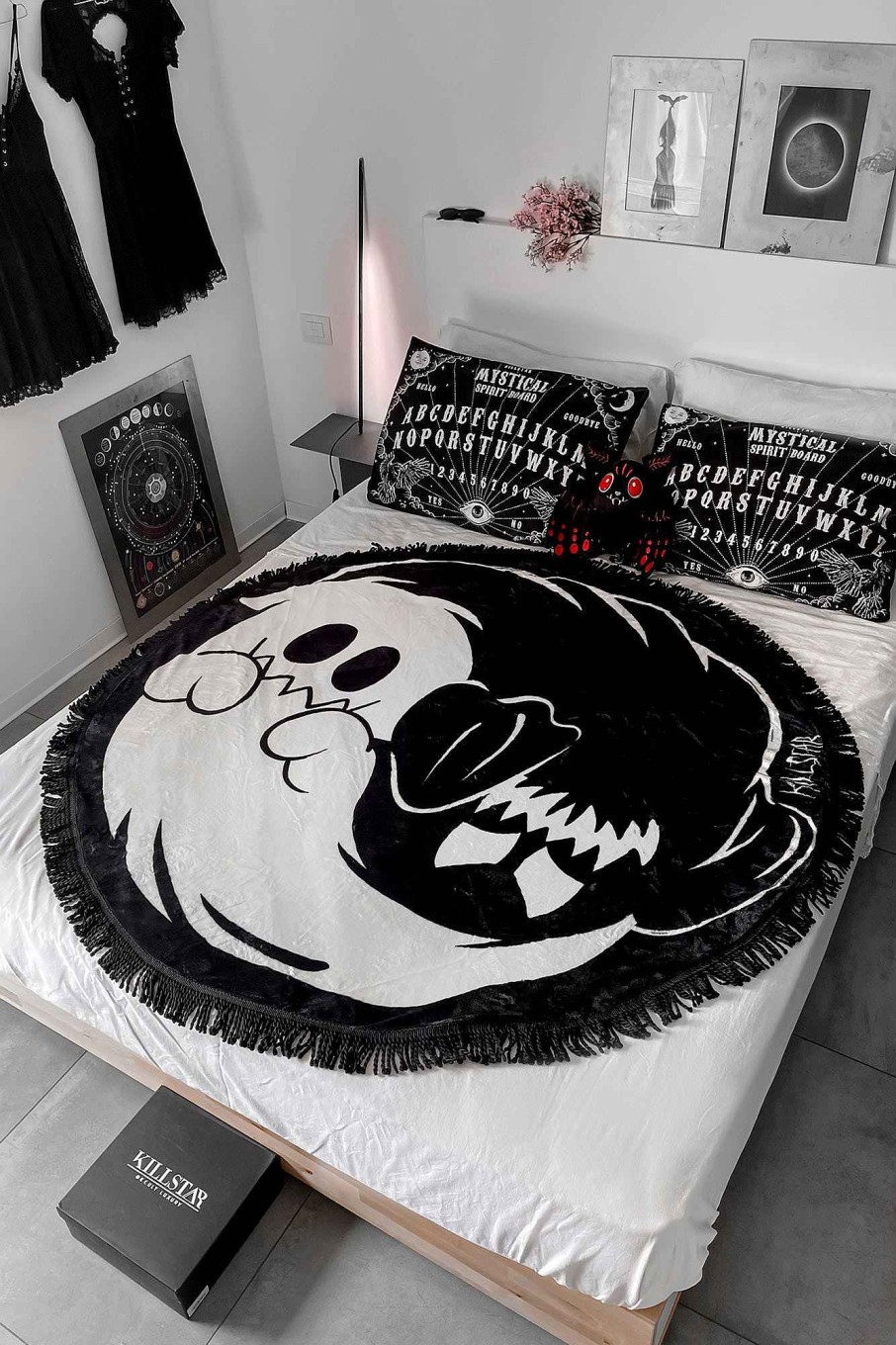 Home KILLSTAR Bedding & Cushions | Boo Eek Round Blanket Black/White